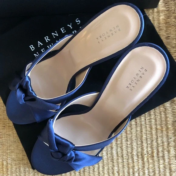 Barneys New York Silk Sandals from Italy in Navy. Size 39, 3.5” Heel. New! - Picture 7 of 13